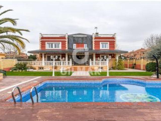 Villa en venta en Arroyomolinos, Zarzalejo