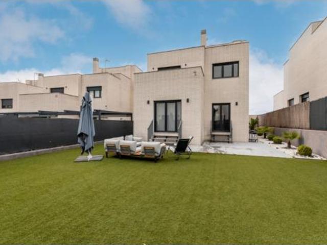 Villa en venta en Arroyomolinos, Zarzalejo