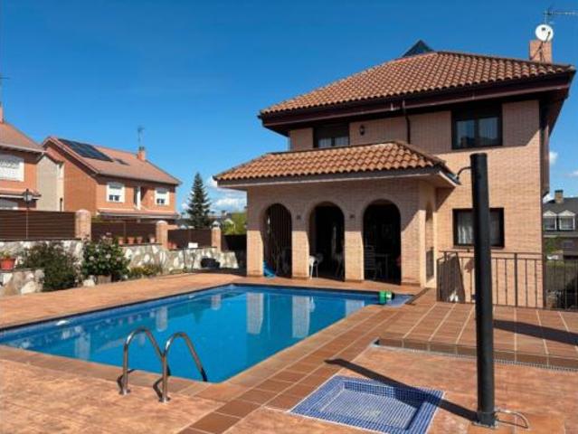 Villa en venta en Arroyomolinos