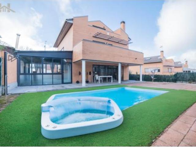 Chalet en venta en Arroyomolinos, Madrid