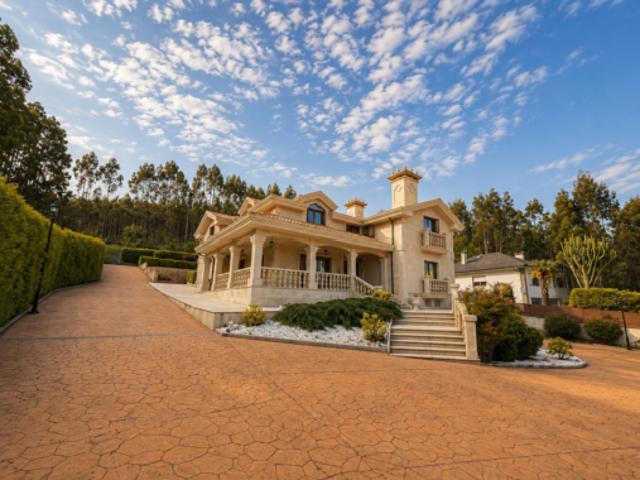 Chalet en venta en Oseiro, A Coruña