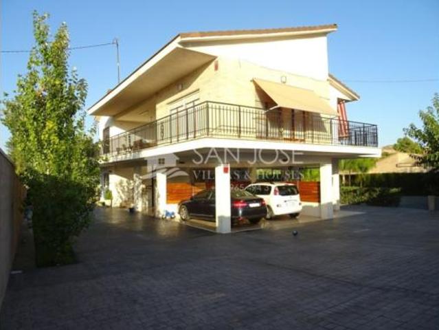 Chalet en venta en Aspe, Valencia