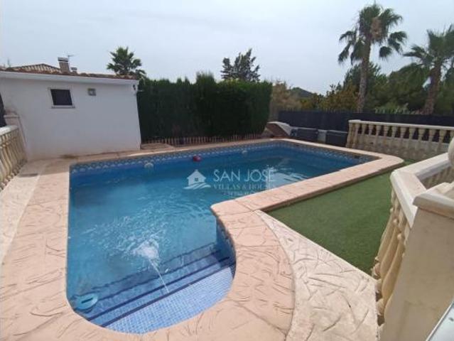 Villa en venta en Aspe