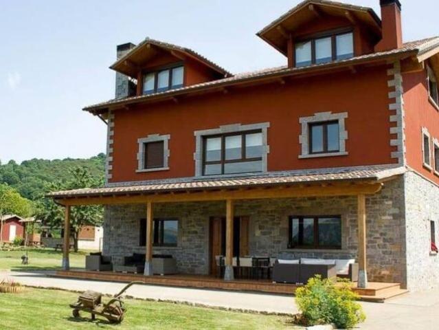 Villa en venta en Salas, Antuñana