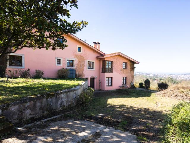 Chalet en venta en Faro, Oviedo