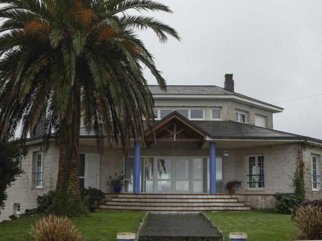 Villa en venta en Navia, Santa Marina