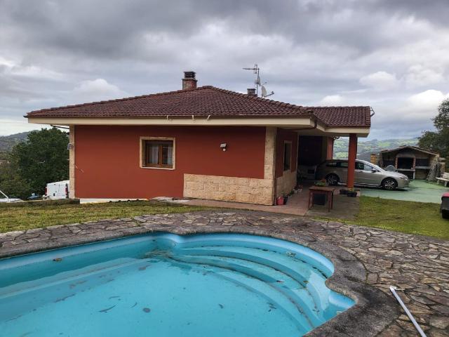 Villa en venta en Llanera, Coruño