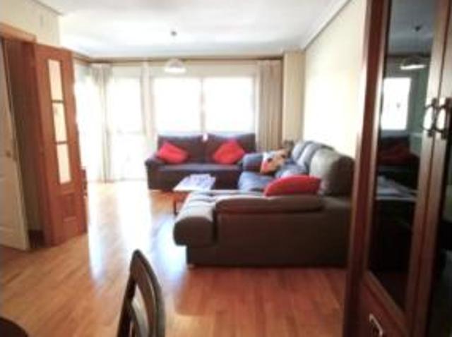 Villa en venta en Ávila