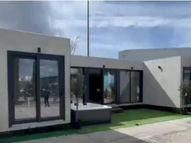 Villa en venta en Ávila