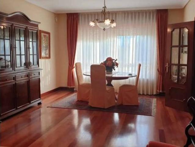 Chalet en venta en Valliniello / Navarro, Avilés