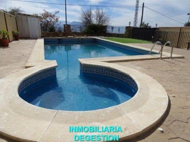 Villa en venta en Baeza