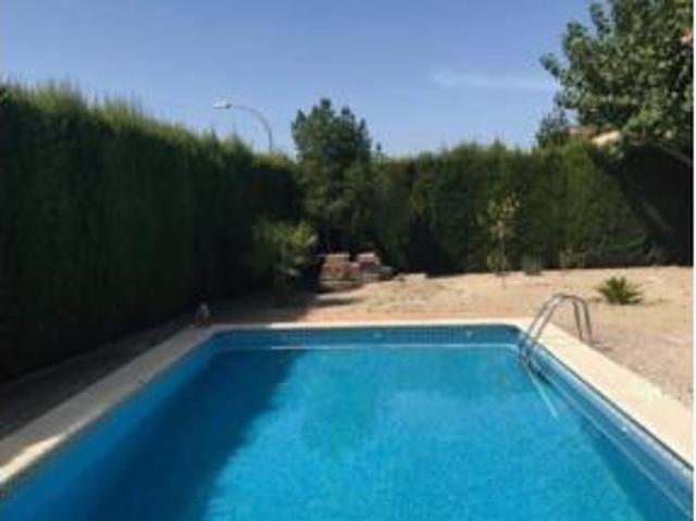 Chalet en venta en Baeza, Jaén