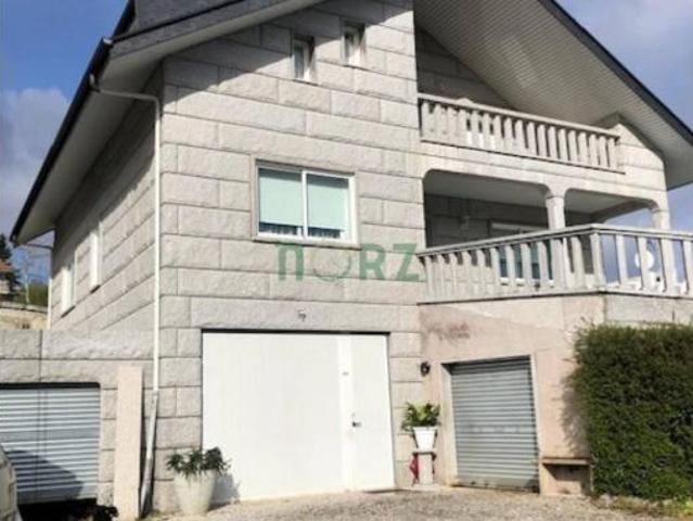Villa en venta en Barbadás, San Amaro