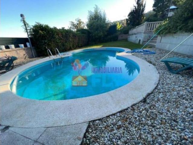 Villa en venta en Barbadás, A Moura