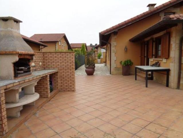 Chalet en venta en Gama, Cantabria