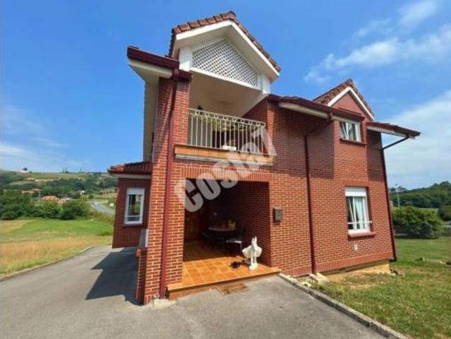 Chalet en venta en Bárcena de Cicero, Cantabria