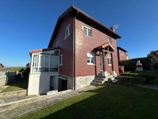 Chalet en venta en Bareyo, Cantabria