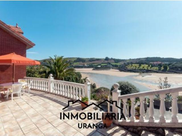 Chalet en venta en Bareyo, Cantabria