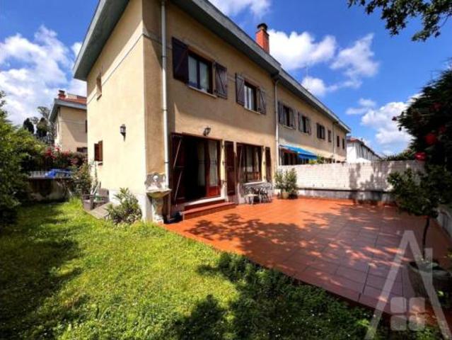 Chalet en venta en Elexalde, Basauri