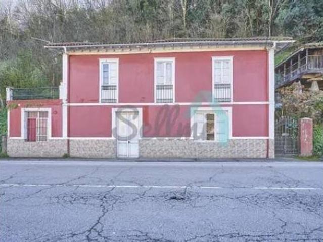 Chalet en venta en Belmonte De Miranda, Asturias