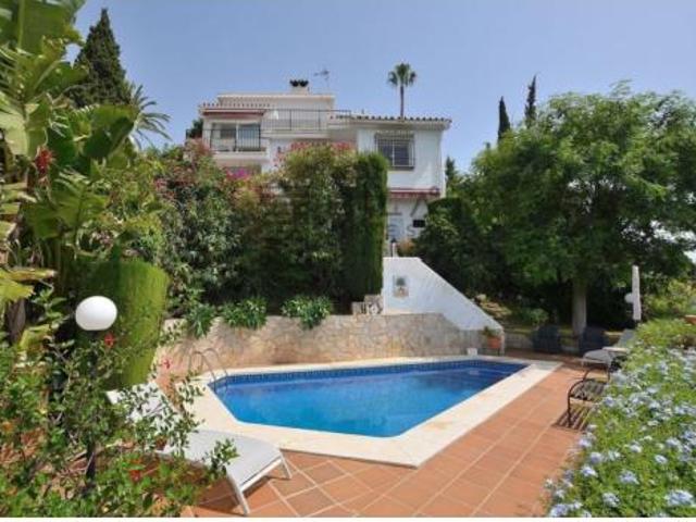 Chalet en venta en La Perla-Torremuelle, Costa del Sol Occidental