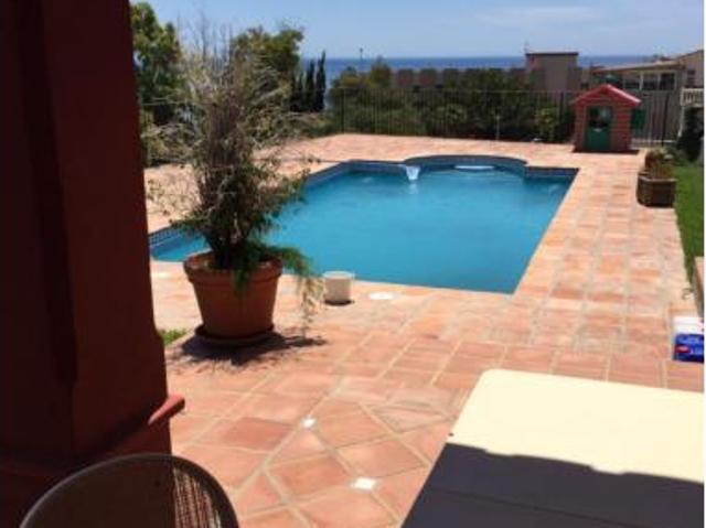 Chalet en venta en La Perla-Torremuelle, Costa del Sol Occidental