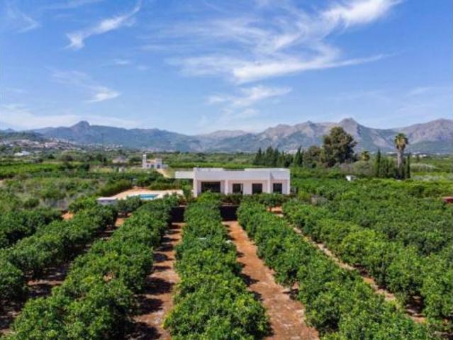 Chalet en venta en Beniarbeig, Alicante