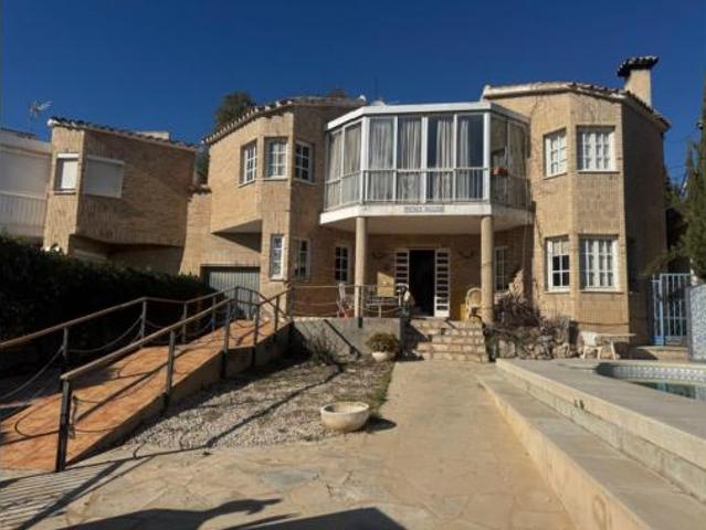Villa en venta en Benidorm, Urbanización El Planet