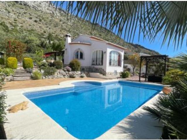 Villa en venta en Benigembla