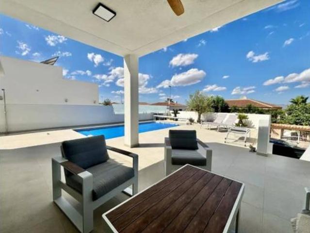 Chalet en venta en Urbanización Atalaya Park, el Baix Segura / La Vega Baja