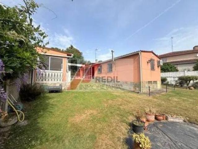 Chalet en venta en Bergondo, A Coruña