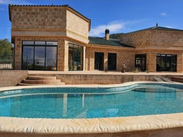 Villa en venta en Biar