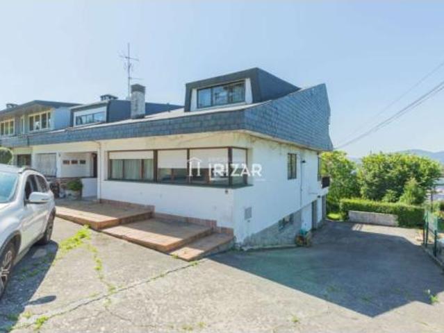 Villa en venta en Bilbao, Uribarri Villa en venta en Bilbao, Uribarri