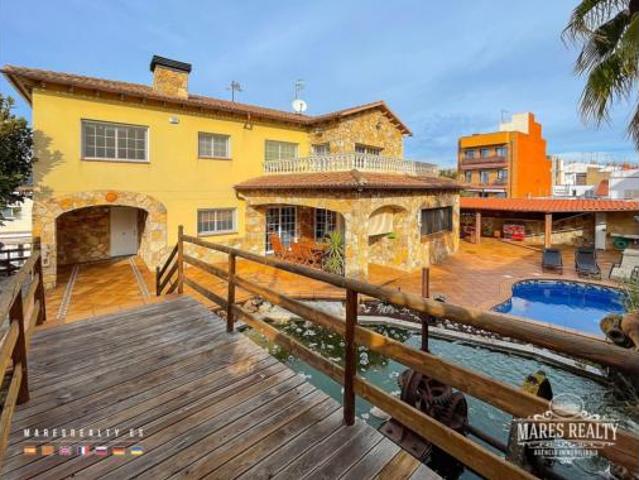Chalet en venta en Mas Torrents, la Selva