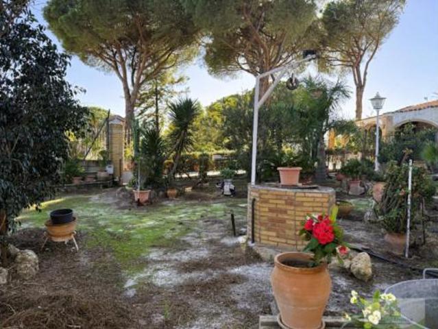 Chalet en venta en Bonares, Huelva