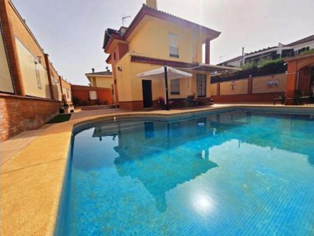 Chalet en venta en Bormujos, Andalucía