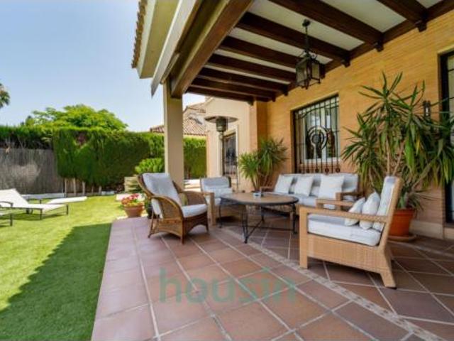 Chalet en venta en Urbanización El Zaudín, Bormujos