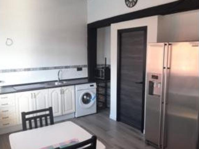 Chalet en venta en Brenes, Andalucía