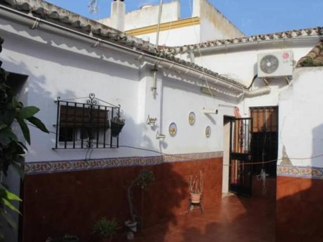 Chalet en venta en Brenes, Andalucía