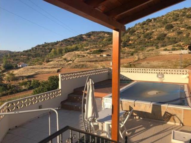 Chalet en venta en Brihuega, Castilla-La Mancha