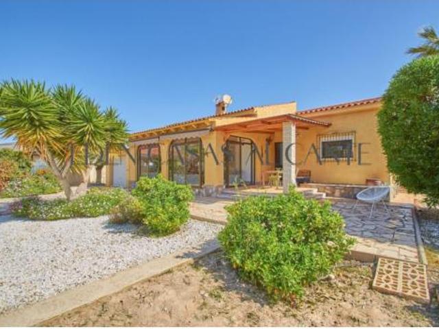 Chalet en venta en Pisnella, l'Alacantí