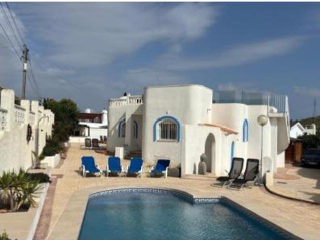 Chalet en venta en Pisnella, l'Alacantí