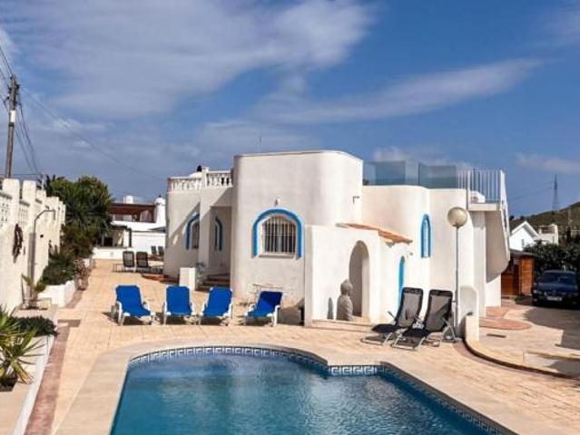 Chalet en venta en Pisnella, l'Alacantí