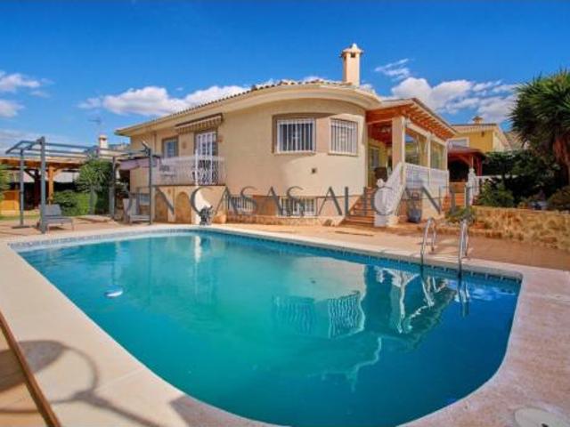 Chalet en venta en Urbanización Valle Dorado, l'Alacantí