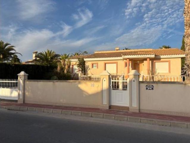 Chalet en venta en Pisnella, l'Alacantí