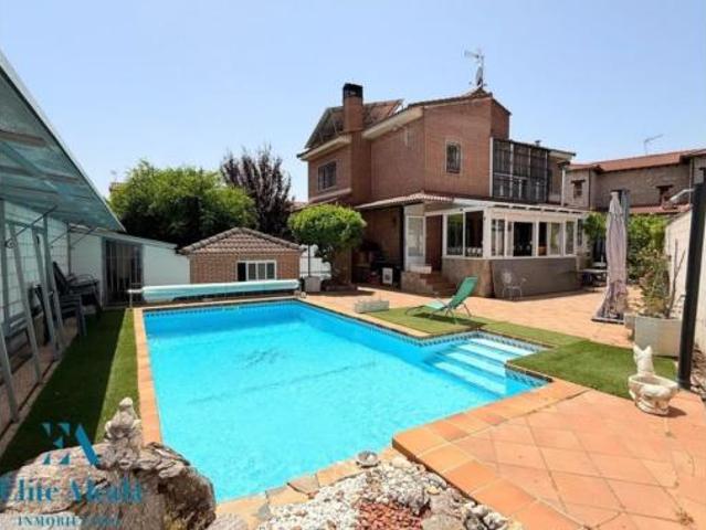 Chalet en venta en Cabanillas Del Campo
