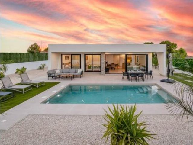 Chalet en venta en Urbanización Coto Riñales, Noroeste