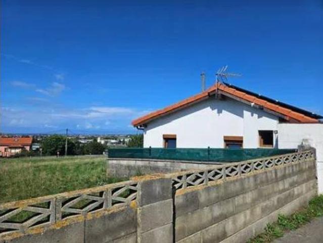 Chalet en venta en Igollo, Camargo