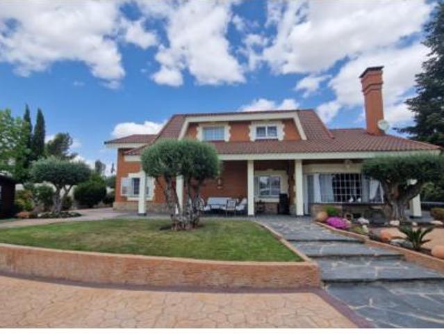 Villa en venta en Campo Real, Montehermoso Villa en venta en Campo Real, Montehermoso