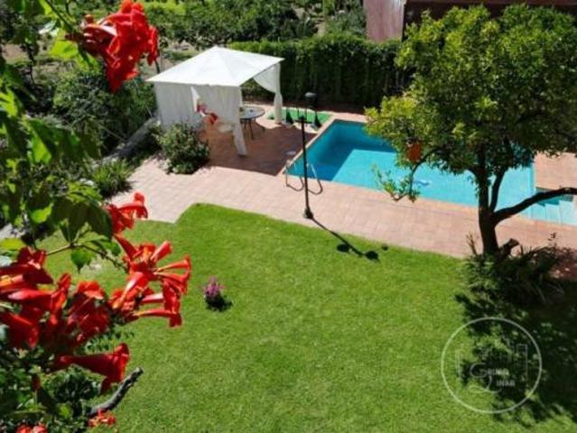Villa en venta en Candeleda